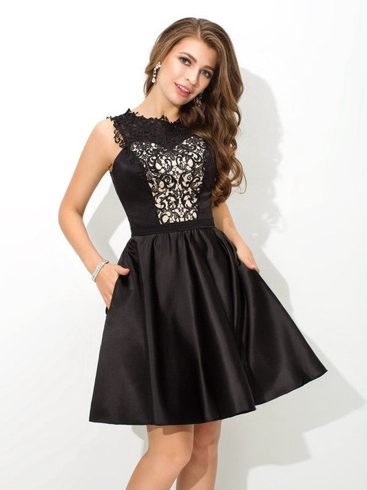 A-Line/Princess Siena Homecoming Dresses Lace Cocktail Satin Scoop Sleeveless Short Dresses